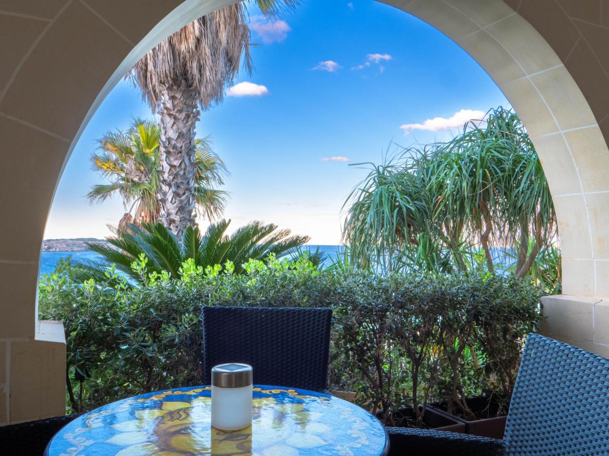 Villa Palma - Sunset Sea Views With Pool, Jacuzzi, Sauna And Games Room Mellieha Bagian luar foto
