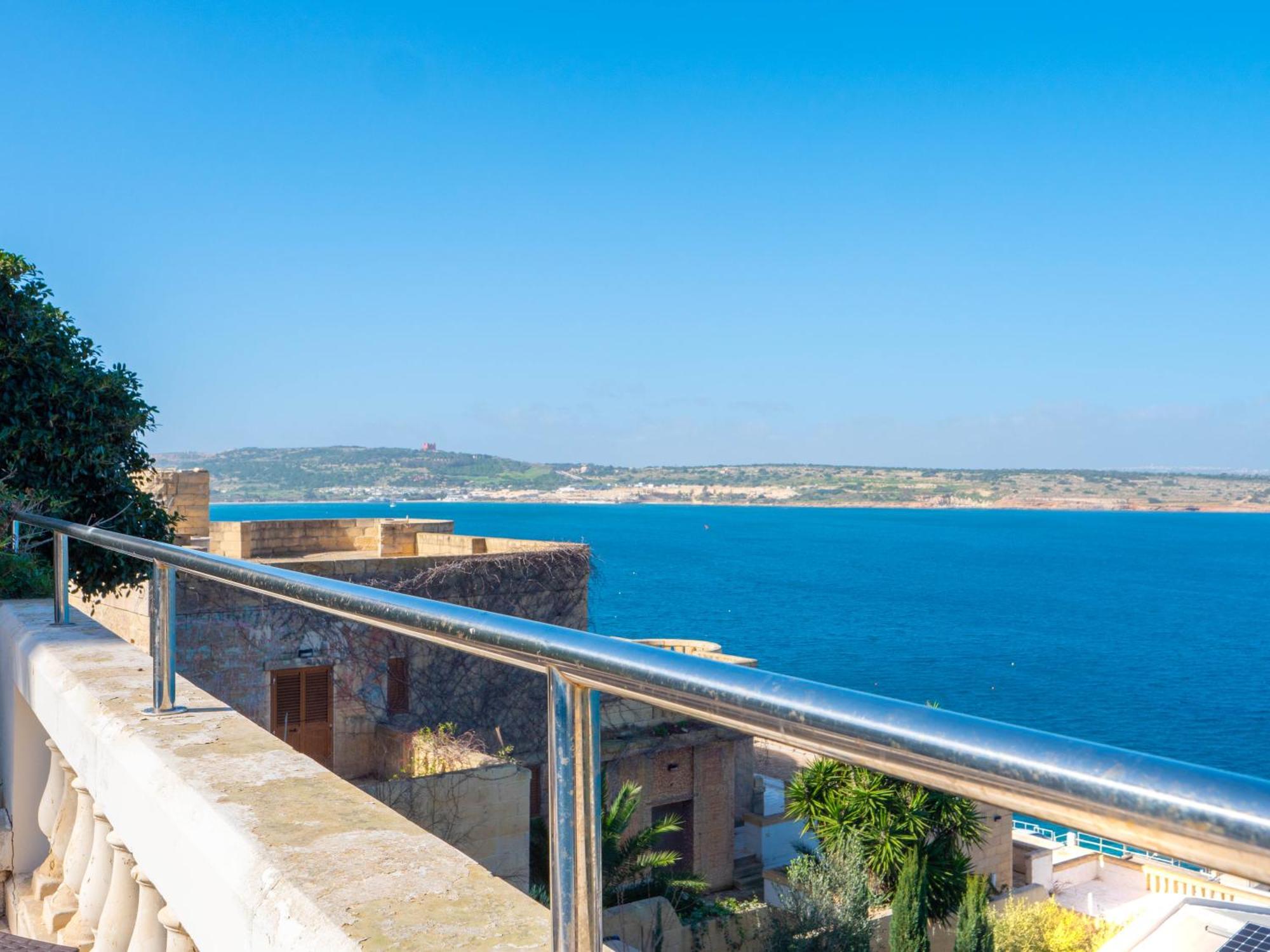 Villa Palma - Sunset Sea Views With Pool, Jacuzzi, Sauna And Games Room Mellieha Bagian luar foto